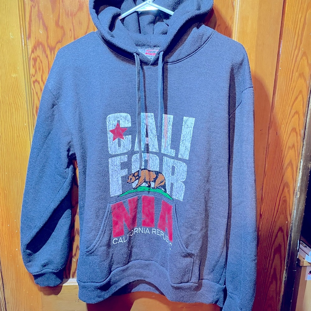 California Hoodie Women Size Medium Gray Graphic Sweater